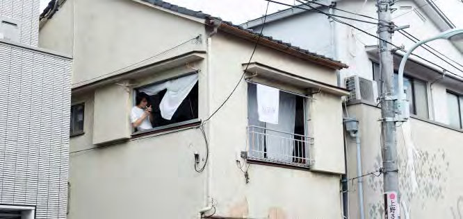 Untitled(幽閉されている / Imprisoned) — view 1